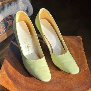 VINTAGE EVENING STAR PUMPS